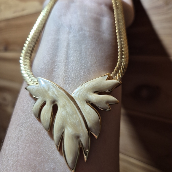 Bundle Vintage Napier Enamel Leaf Necklace And Bracelet - Picture 1 of 7